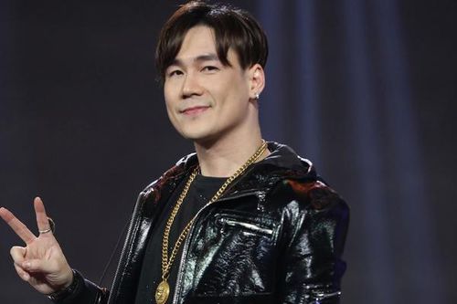 Khánh Phương 'Chiếc khăn gió ấm': Ở nhà 200 tỷ sống độc thân tuổi 41