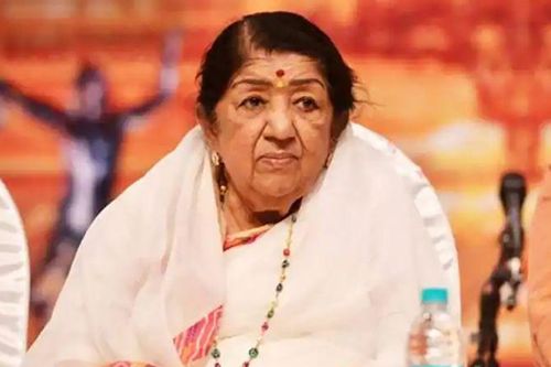'Nữ hoàng Bollywood' Lata Mangeshkar qua đời, nghi do COVID-19