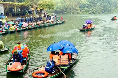 Ninh Bình: Đón 8,5 vạn lượt khách đầu xuân