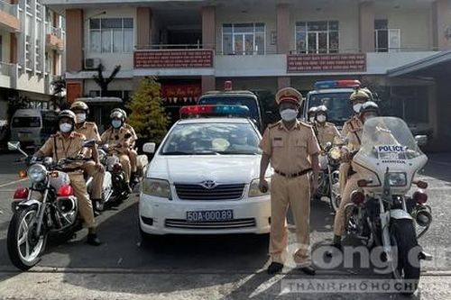 CSGT TPHCM chặn kịp thời 2 đoàn xe đi 'bão' dịp Tết
