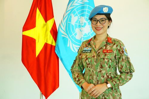'Hoa hồng thép' Việt Nam nơi vùng chiến sự Nam Sudan