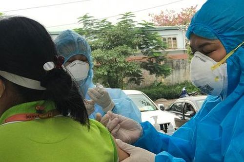 Chiều 6/2: Tiêm gần 29 triệu liều vaccine phòng COVID-19 mũi 3; Nghệ An, Quảng Bình thêm nhiều F0 cộng đồng