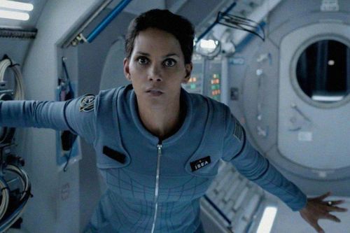 Phim đề tài thảm họa của Halle Berry khởi đầu chật vật