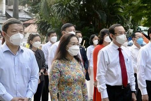 Bí thư TPHCM dự lễ hạ nêu và khai ấn tại lăng Đức Tả quân Lê Văn Duyệt