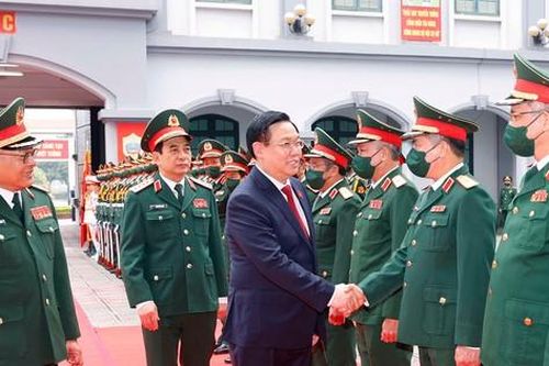 Chủ tịch Quốc hội thăm và làm việc với Tổng cục II, Bộ Quốc phòng