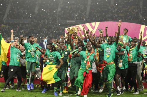 Mane đánh bại Salah, Senegal lần đầu vô địch châu Phi