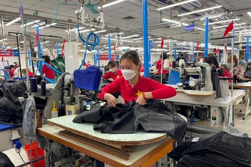 Doanh nghiệp hứng khởi ra quân sản xuất đầu năm