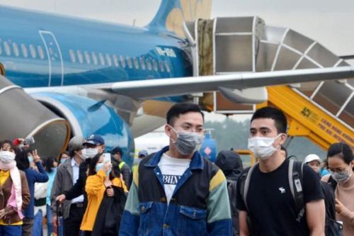 Hơn 2.000 người Việt ở nước ngoài về nước trong dịp Tết
