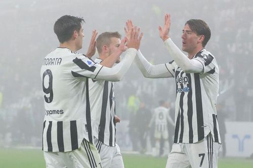 Vlahovic và Zakaria cùng ghi bàn ngày ra mắt Juventus