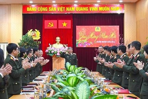 Bộ trưởng Tô Lâm thăm, động viên CBCS Văn phòng Bộ Công an và Cục An ninh Đối ngoại