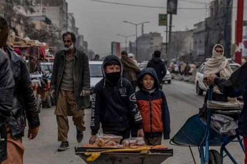 Những đứa trẻ kiếm ăn ở đường phố Afghanistan