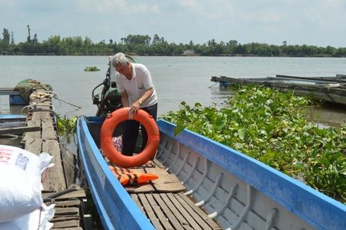 Hành trình hơn 10 năm chuyển người bệnh miễn phí bằng tắc ráng