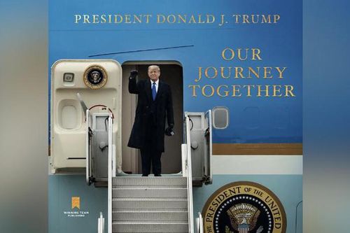 Cựu Tổng thống Trump kiếm bộn tiền từ viết hồi ký