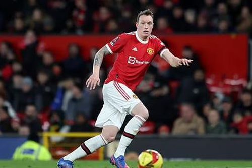 Phil Jones tái xuất Champions League sau 3 năm