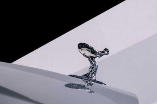 Biểu tượng 'thiếu phụ bay' trên xe Rolls-Royce thiết kế lại sau 111 năm