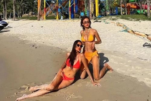 Võ Hoàng Yến khoe thân hình bốc lửa trên bãi biển