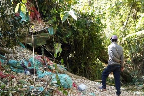 Cận cảnh hiện trường vụ xe tải chở mì lao xuống vực làm 6 người tử vong ở Gia Lai