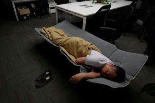 Nhân viên qua đời vì làm việc quá sức, công ty Trung Quốc phủ nhận