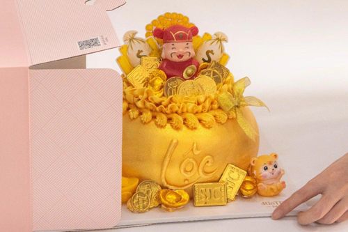 Bánh hình túi vàng, thỏi vàng hút khách ngày vía Thần Tài