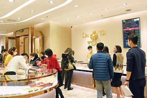 Đa dạng các sản phẩm vàng cầu may dịp Thần Tài