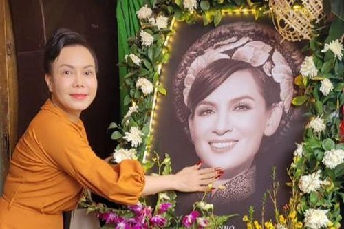 Đầu năm mới, Việt Hương đến thăm Phi Nhung