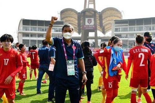 Chủ tịch nước tặng thưởng Huân chương Lao động hạng Nhất cho đội tuyển bóng đá nữ