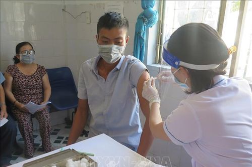 Kon Tum khẩn trương rà soát, đảm bảo tiến độ tiêm vaccine phòng COVID-19