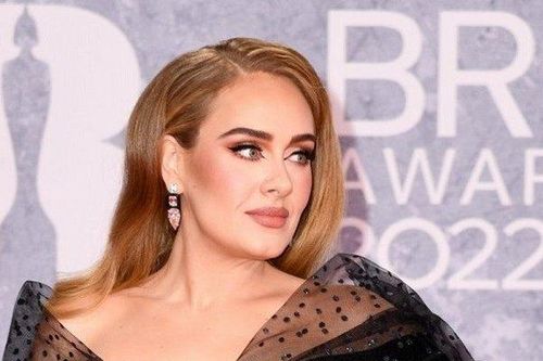Rộ nghi vấn nữ ca sĩ Adele đã đính hôn