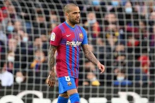 Cancelo: 'Dani Alves là hậu vệ phải xuất sắc nhất thế giới'