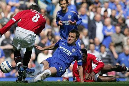 Rooney bị FA 'sờ gáy' vì muốn triệt hạ cầu thủ Chelsea