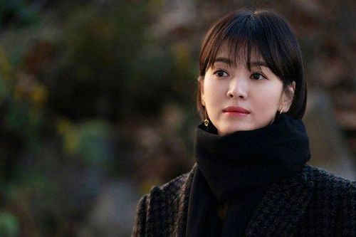 Hội mỹ nhân 'xuống tóc' đóng phim: Song Hye Kyo được khen như nữ sinh, bạn gái Song Joong Ki bị chê kém sắc