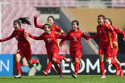 Thủ tướng tặng bằng khen tuyển nữ Việt Nam sau kỳ tích giành vé World Cup