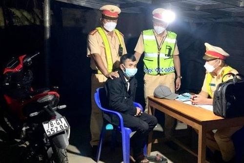 Mang xe trộm cắp đi tiêu thụ thì bị bắt