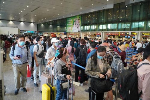'Cháy' vé hạng phổ thông bay Hà Nội - TP.HCM đến mùng 10 Tết
