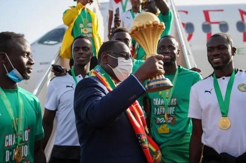 Vô địch châu Phi, cầu thủ Senegal được thưởng 700m2 đất