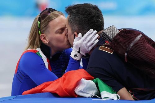 Nụ hôn của nhà vô địch Olympic Bắc Kinh dành cho chồng