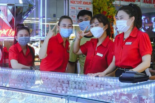 Ngày vía Thần Tài ở chợ vàng bình dân lớn nhất TP.HCM