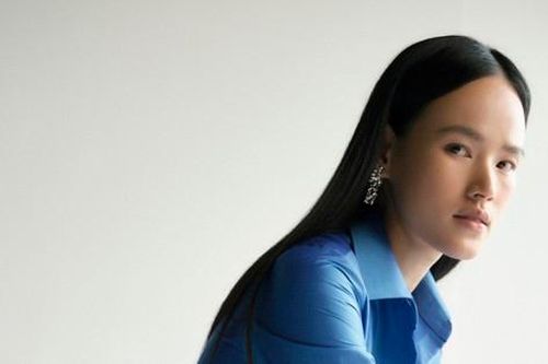 Người mẫu Tuyết Lan 'high fashion' trong bộ sưu tập dành riêng cho quý cô công sở