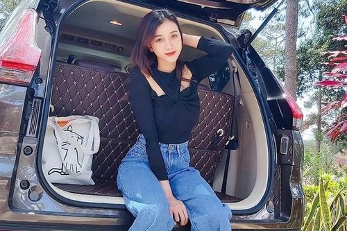 Chuộng phong cách gợi cảm, mỹ nhân khoe body gây sốt báo ngoại