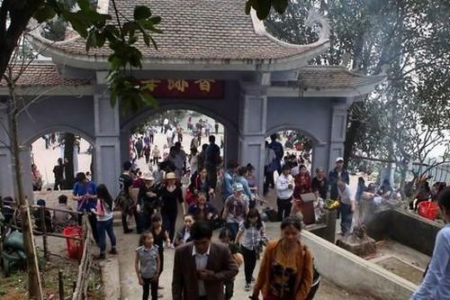 Du lịch tâm linh đầu năm và tín hiệu khởi sắc