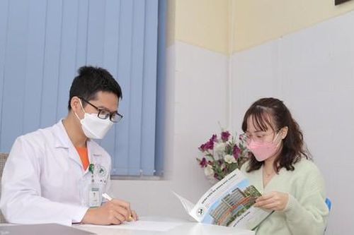 Gia tăng số người từng nhiễm COVID phải đến viện khám
