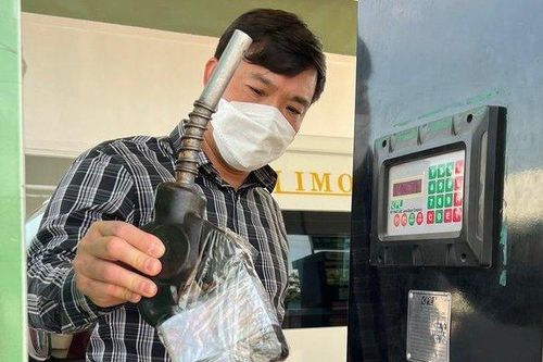 Phát hiện cây xăng 'có hàng nhưng không bán'