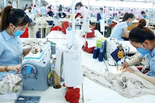 Người lao động phấn khởi trở lại làm việc sau Tết