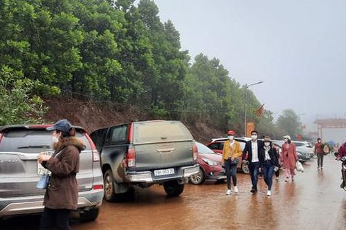 Thanh Hóa: Bãi đỗ xe Khu di tích Lịch sử - Văn hóa Quốc gia đền Nưa - Am Tiên quá tải