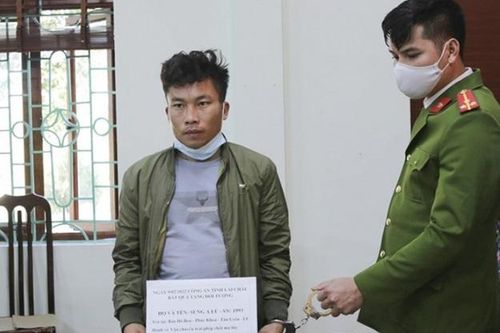 Bắt giữ kẻ vận chuyển 21 bánh heroin