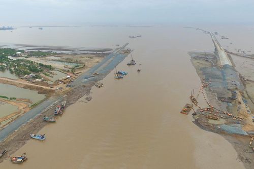 Hơn 930 tỷ đồng mở rộng luồng cho tàu biển trọng tải lớn vào sông Hậu