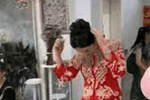 Cô dâu cởi váy, hủy hôn ngay trong đám cưới vì bị nhà trai xúc phạm