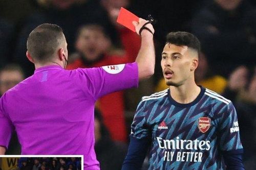 Tiền đạo của Arsenal nhận 2 thẻ vàng trong vòng... 5 giây