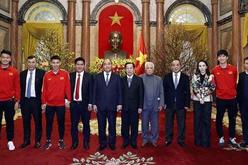 ĐT Việt Nam bất ngờ được thưởng thêm gần 4 tỷ nhờ thắng Trung Quốc