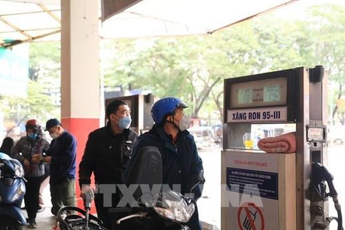 Tự ý nâng giá xăng để bù lỗ, nhiều doanh nghiệp bị xử phạt